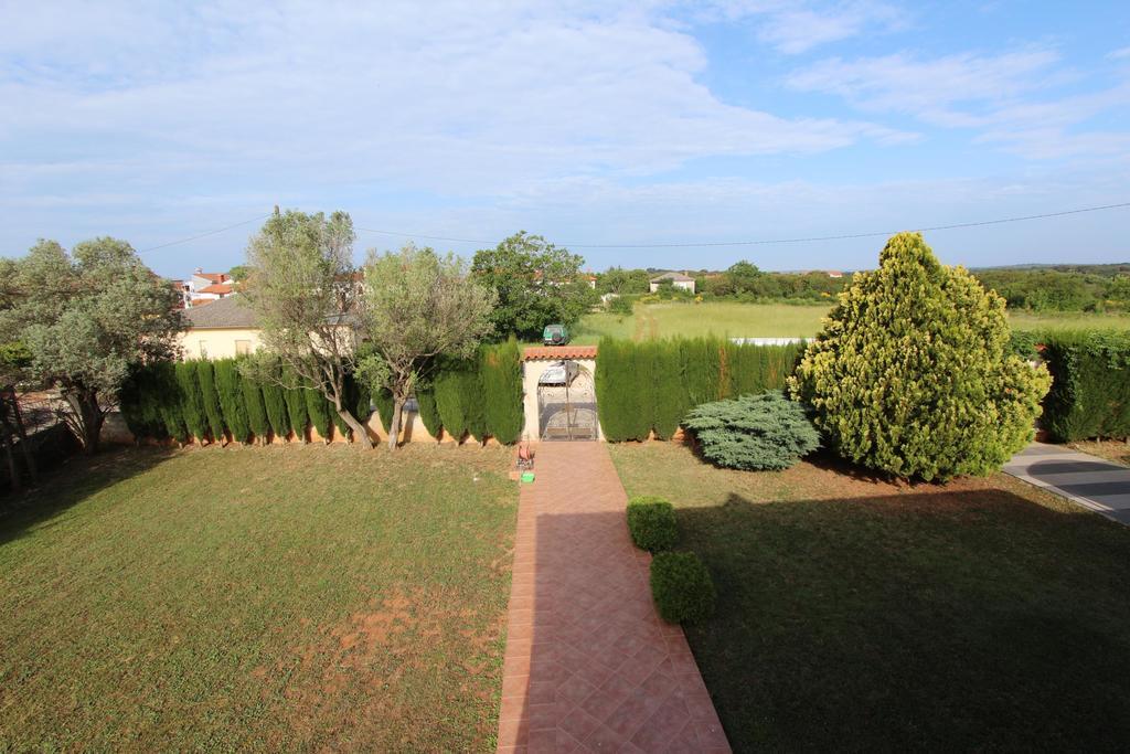 Apartment Villa Nera Pula Exterior photo